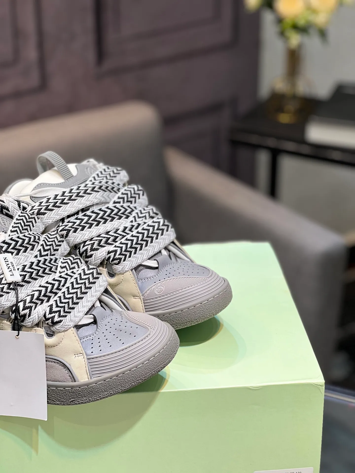 Men's men's shoes💰780 [LANVIN] Latest lace-up fashionable casual sneakers for couples High-quality CLAY couple series‼ ️ The latest trendy products of the season 🌈Many bloggers have planted grass and purchased the original open-mold customization. The upper and outsole are sewn with mark threads without edge sealing. Multiple material splicing combination design. Very versatile for fashionable and casual wear. Comfortable on the feet. Recommended for self-retention (upper cowhide + cow suede + breathable mesh) inner foot pad cowhide exclusive original open-mold clear logo rubber outsole ⚠️36-44 yards (45 custom-made)